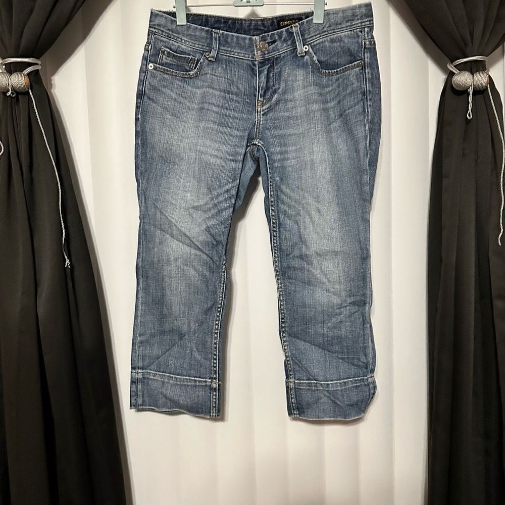 Express denim blue jeans, Capri style jeans
